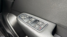 Renault Arkana 1.6 E-TECH Hybrid 145 Iconic 5dr Auto Hybrid Estate